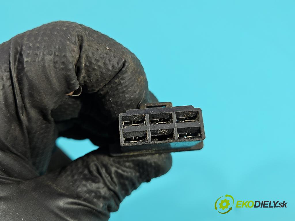 Motocykl HONDA CBR 125R 0.1b 14KM manual 10 kW 125 cm3 2- riadiaca jednotka ostatné SH541QA