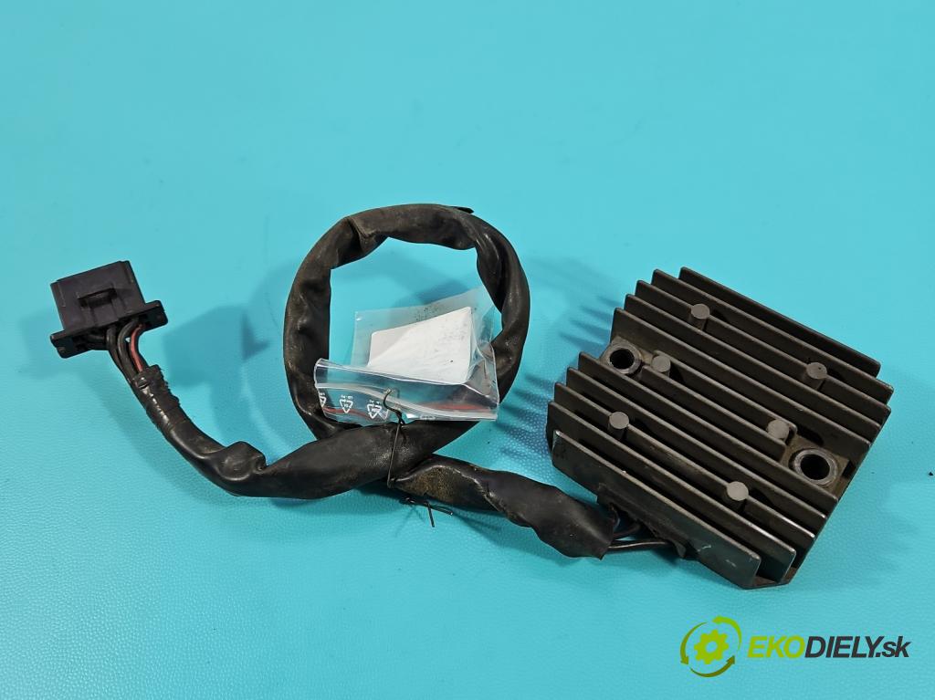 Motocykl HONDA CBR 125R 0.1b 14KM manual 10 kW 125 cm3 2- řídící jednotka SH541QA