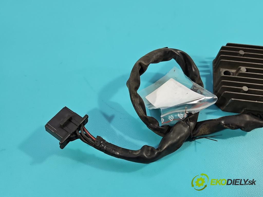 Motocykl HONDA CBR 125R 0.1b 14KM manual 10 kW 125 cm3 2- riadiaca jednotka ostatné SH541QA