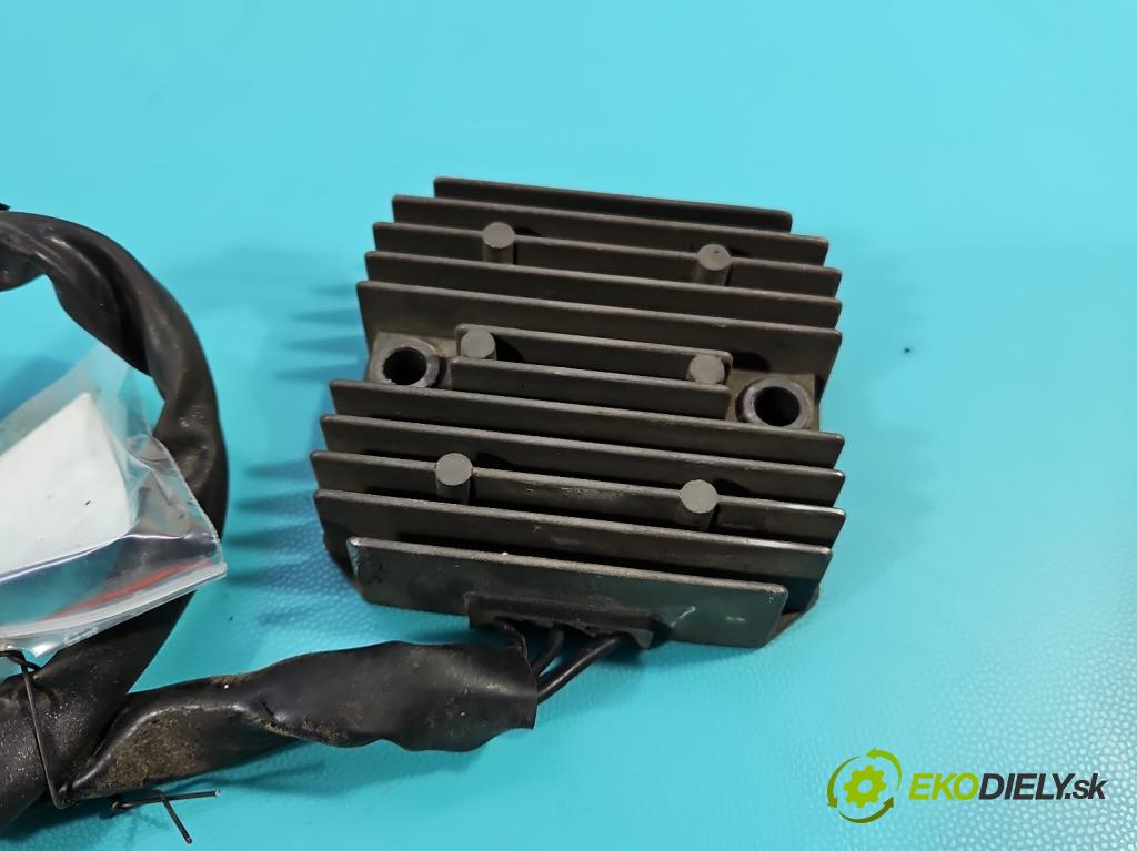 Motocykl HONDA CBR 125R 0.1b 14KM manual 10 kW 125 cm3 2- riadiaca jednotka ostatné SH541QA