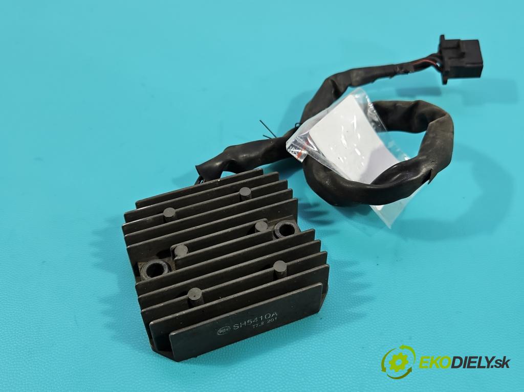 Motocykl HONDA CBR 125R 0.1b 14KM manual 10 kW 125 cm3 2- riadiaca jednotka ostatné SH541QA