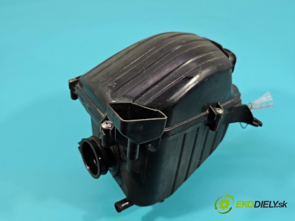 Motocykl HONDA CBR 125R 0.1b 14KM manual 10 kW 125 cm3 2- obal filtra vzduchu  (Obal vzduchového filtra)