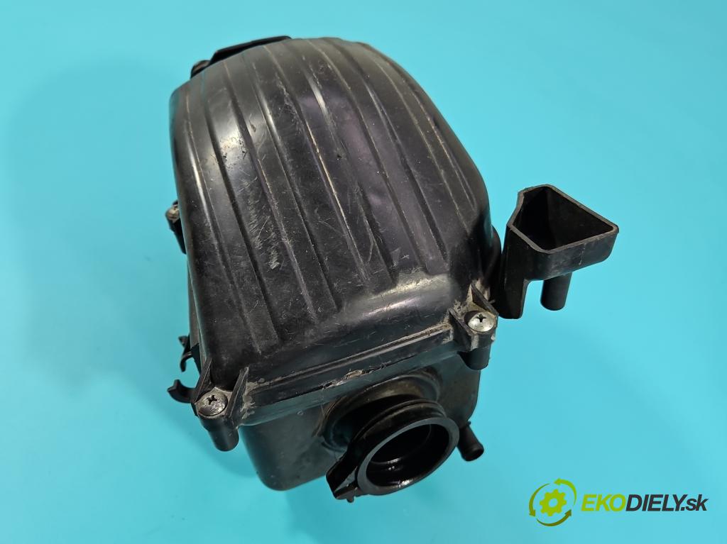 Motocykl HONDA CBR 125R 0.1b 14KM manual 10 kW 125 cm3 2- obal filtra vzduchu  (Obal vzduchového filtra)