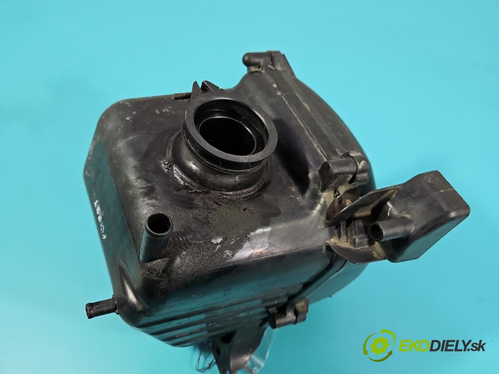 Motocykl HONDA CBR 125R 0.1b 14KM manual 10 kW 125 cm3 2- obal filtra vzduchu  (Obal vzduchového filtra)