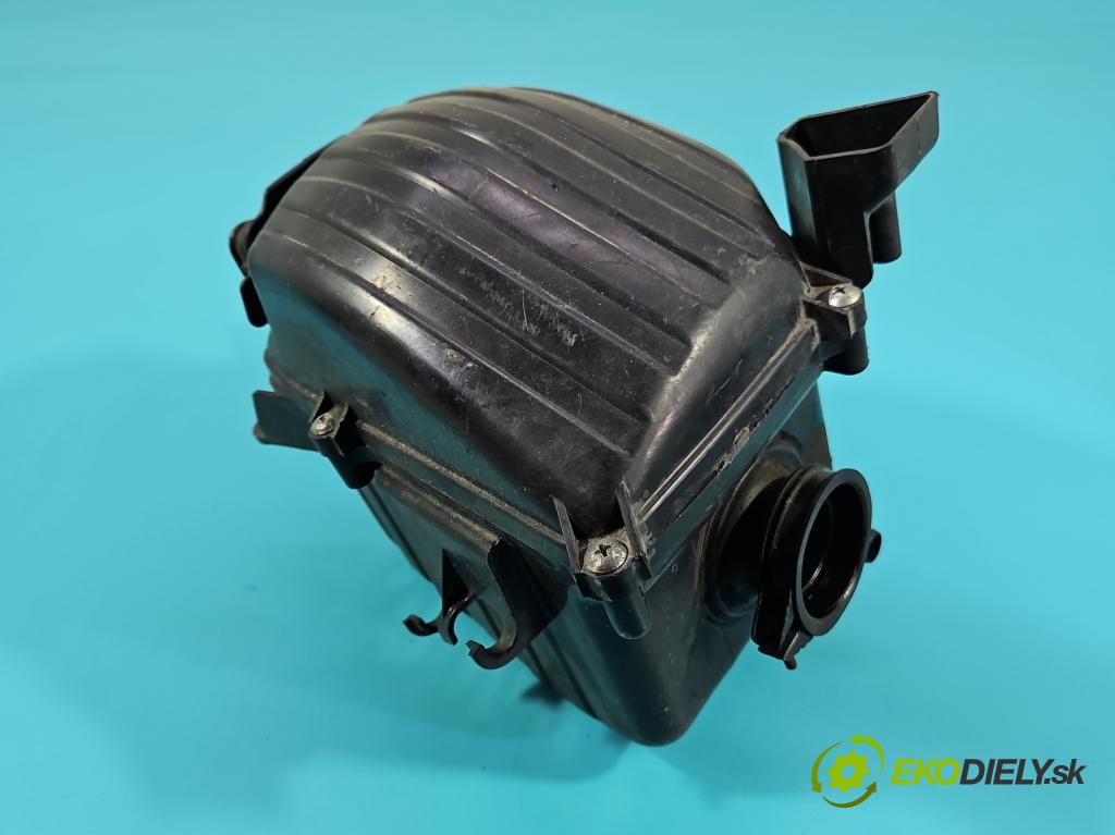 Motocykl HONDA CBR 125R 0.1b 14KM manual 10 kW 125 cm3 2- obal filtra vzduchu  (Obal vzduchového filtra)