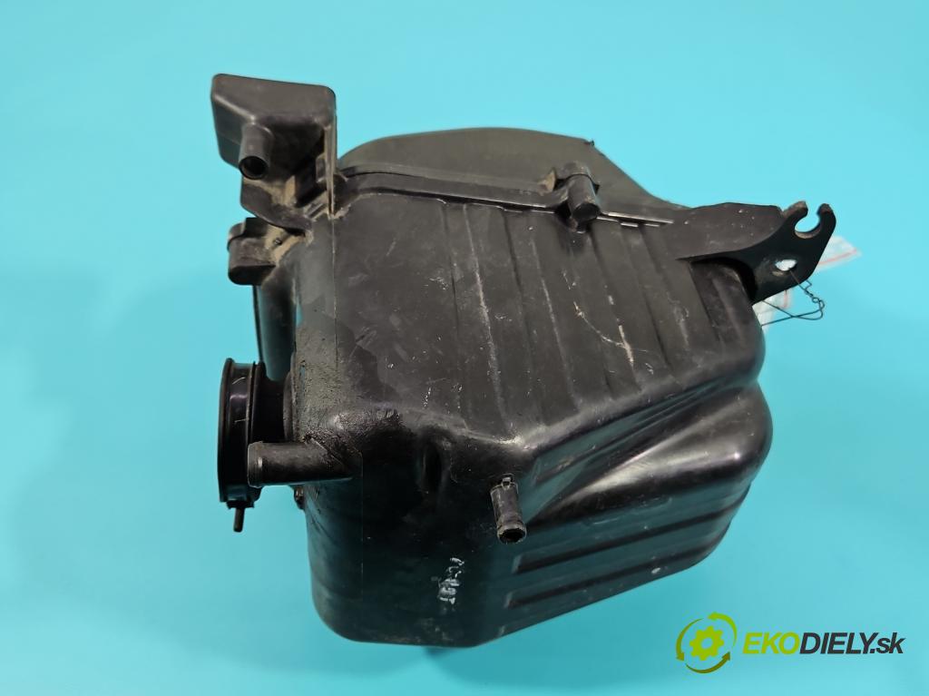 Motocykl HONDA CBR 125R 0.1b 14KM manual 10 kW 125 cm3 2- obal filtra vzduchu  (Obal vzduchového filtra)