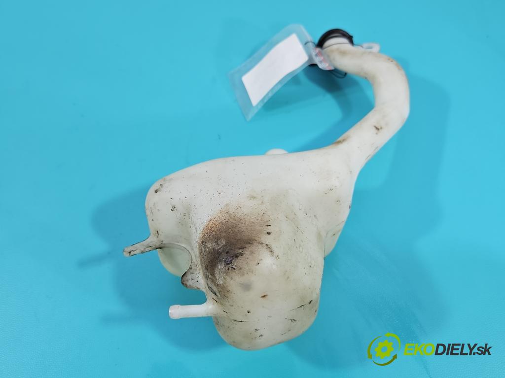 Motocykl HONDA CBR 125R 0.1b 14KM manual 10 kW 125 cm3 2- Nádrž: kompenzačné: