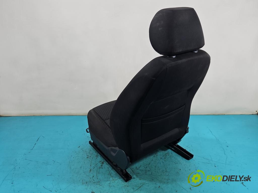 Skoda Fabia II 2007-2014 1.6 tdi 105 HP manual 77 kW 1598 cm3 5- Sedačka pravý  (Sedadlo)