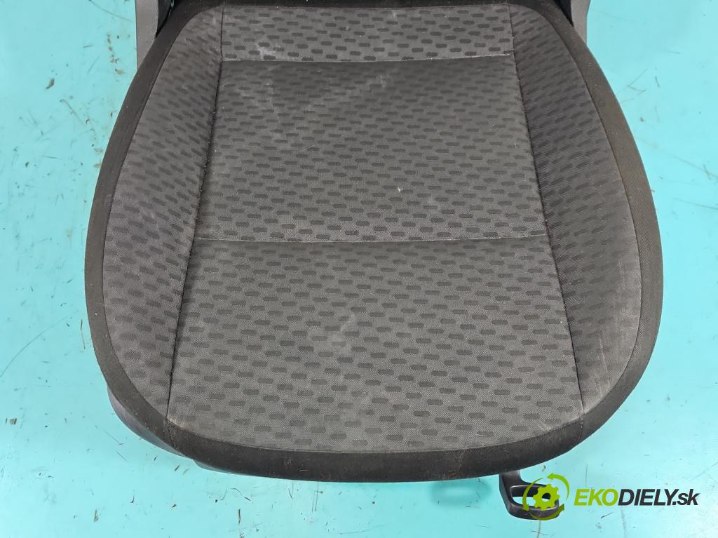 Skoda Fabia II 2007-2014 1.6 tdi 105 HP manual 77 kW 1598 cm3 5- Sedačka pravý  (Sedadlo)