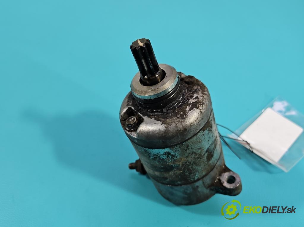 Motocykl HONDA CBR 125R 0.1b 14KM manual 10 kW 125 cm3 2- štartér (Štartér)