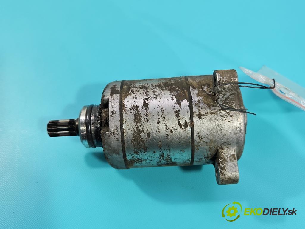 Motocykl HONDA CBR 125R 0.1b 14KM manual 10 kW 125 cm3 2- štartér (Štartér)