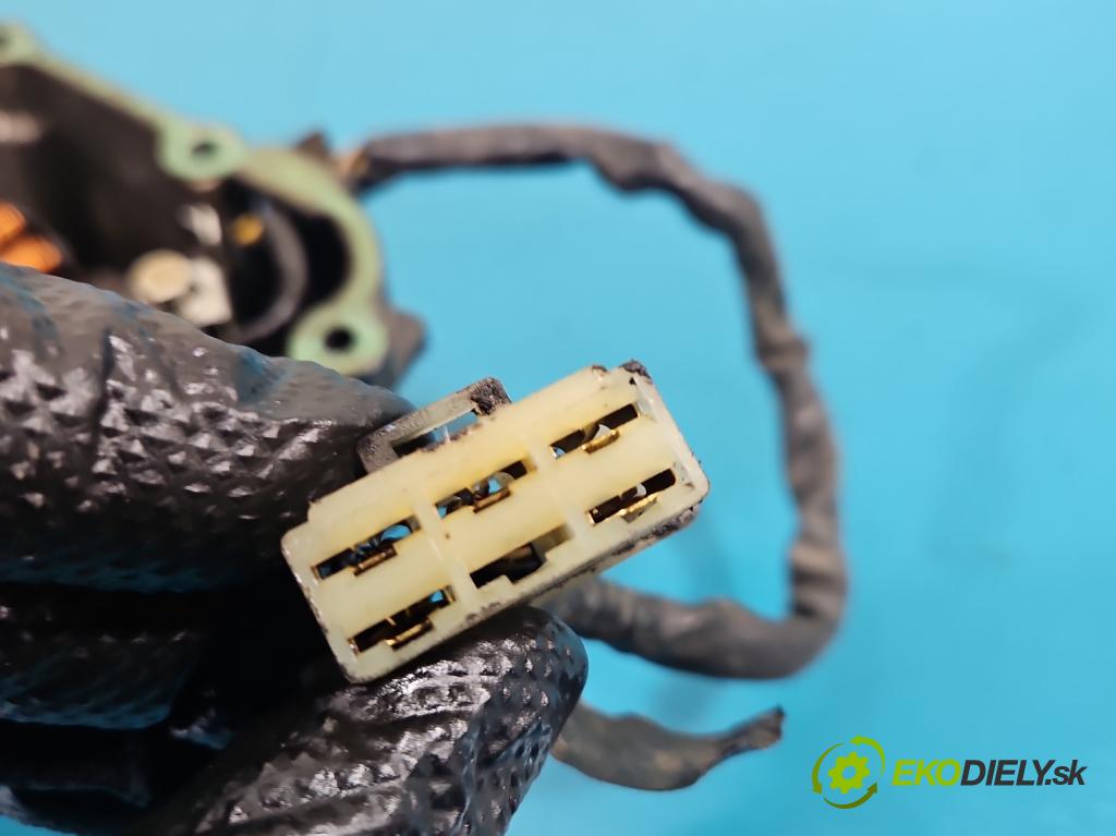 Motocykl HONDA CBR 125R 0.1b 14KM manual 10 kW 125 cm3 2- cievka zapaľovacia  (Zapaľovacia cievka)