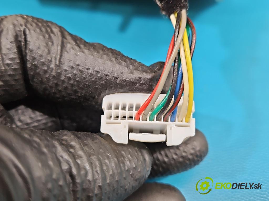 Kia Optima IV 2015-2020 1.6 T-GDI: 180 HP automatic 132.4 kW 1591 cm3 4- zrkadlo pravé  (Kľučka dverí ostatné)