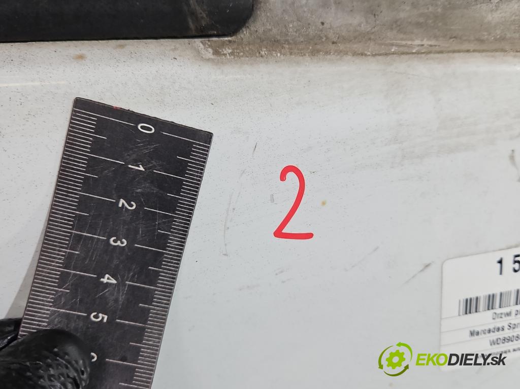 Mercedes Sprinter II 906 2006-  2.2 cdi 109 HP manual 80 kW 2148 cm3 5- dvere predné pravé  (Kľučka dverí ostatné)