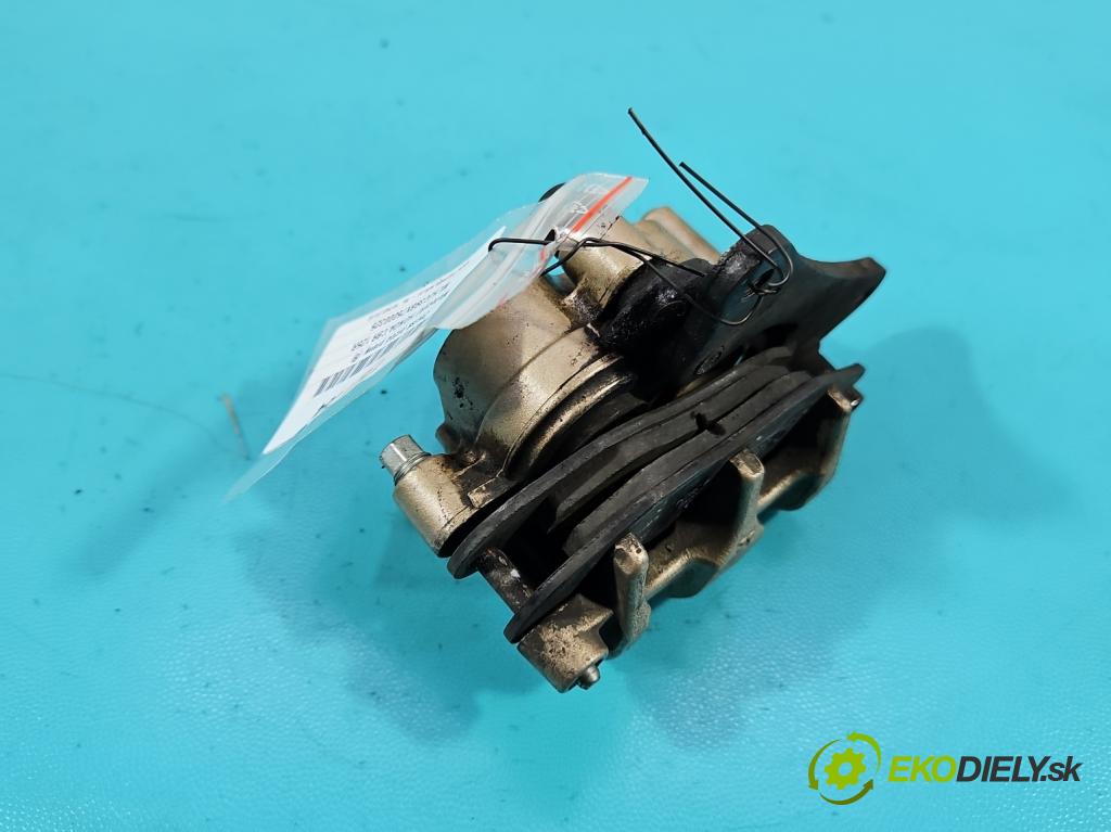 Motocykl HONDA CBR 125R 0.1b 14KM manual 10 kW 125 cm3 2- brzdič predné pravý  (Kľučka dverí ostatné)