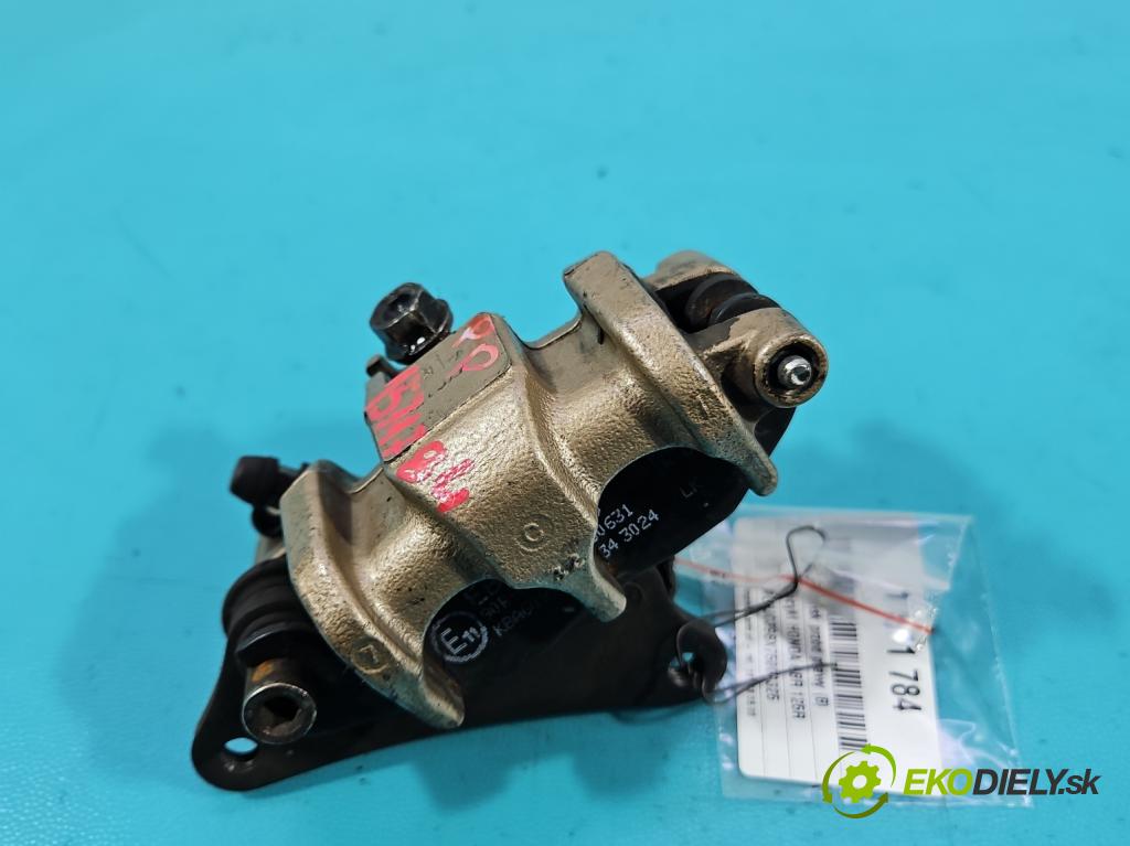 Motocykl HONDA CBR 125R 0.1b 14KM manual 10 kW 125 cm3 2- brzdič predné pravý  (Kľučka dverí ostatné)