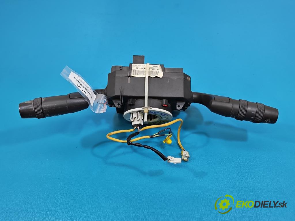 Lancia Ypsilon II 2003-2011 1.2 16V 80 hp manual 59 kW 1242 cm3 3- Přepínač sdružený  (Páčky pod volantem)