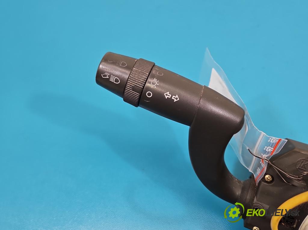 Lancia Ypsilon II 2003-2011 1.2 16V 80 hp manual 59 kW 1242 cm3 3- Přepínač sdružený  (Páčky pod volantem)