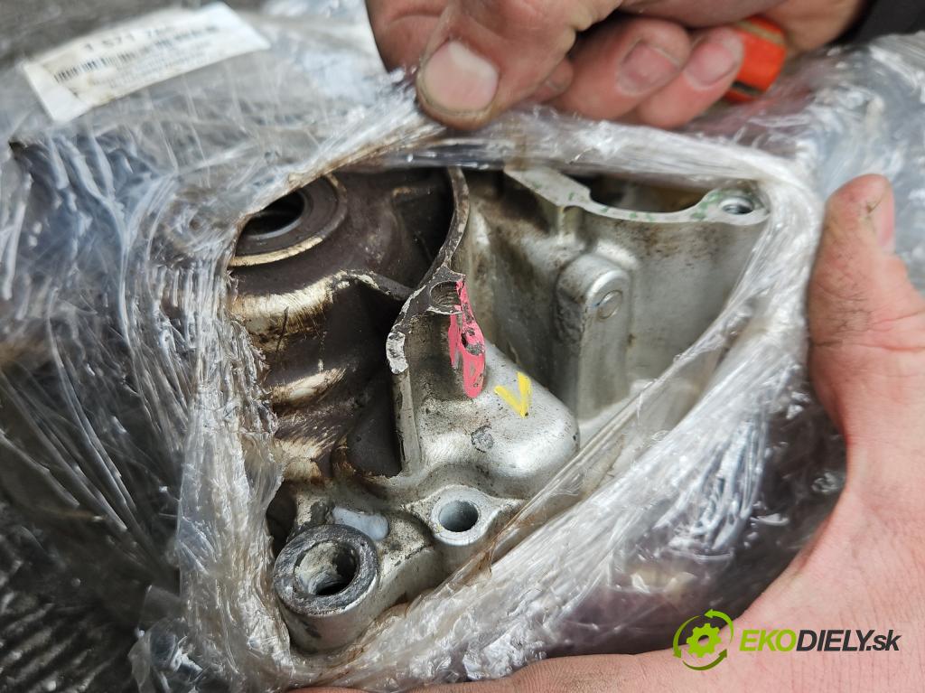 Motocykl HONDA CBR 125R 0.1b 14KM manual 10 kW 125 cm3 2- Blok motora JC39E (Blok motora)