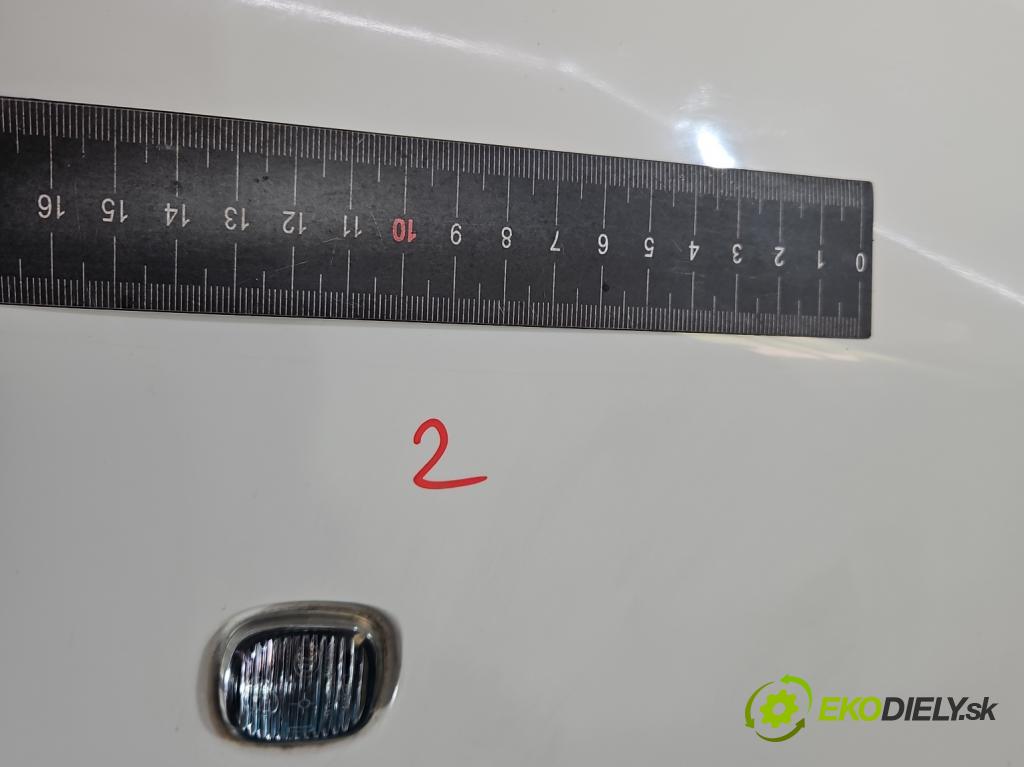 Skoda Fabia II 2007-2014 1.6 tdi CAYA 105 hp manual 77 kW 1598 cm3 5- blatnik přední pravý  (Klika dveří ostatní)