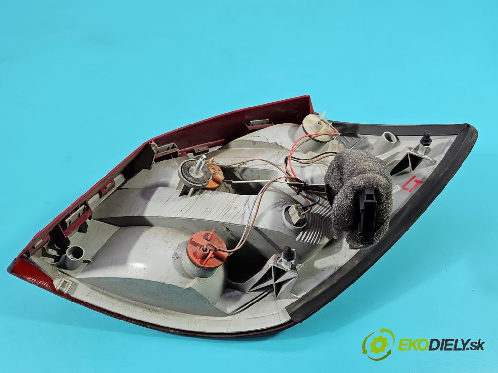 Skoda Fabia II 2007-2014 1.6 tdi 105 HP manual 77 kW 1598 cm3 5- svetlo / reflektor zadné ľavé 5J6945095 (Kľučka dverí ostatné)