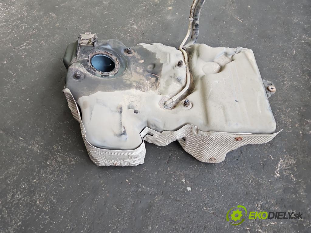 Vw Passat B8 2014 - 2.0 tdi 150 hp automatic 110 kW 1968 cm3 5- Nádrž: paliva 3Q0201021CK (Palivová nádrž)