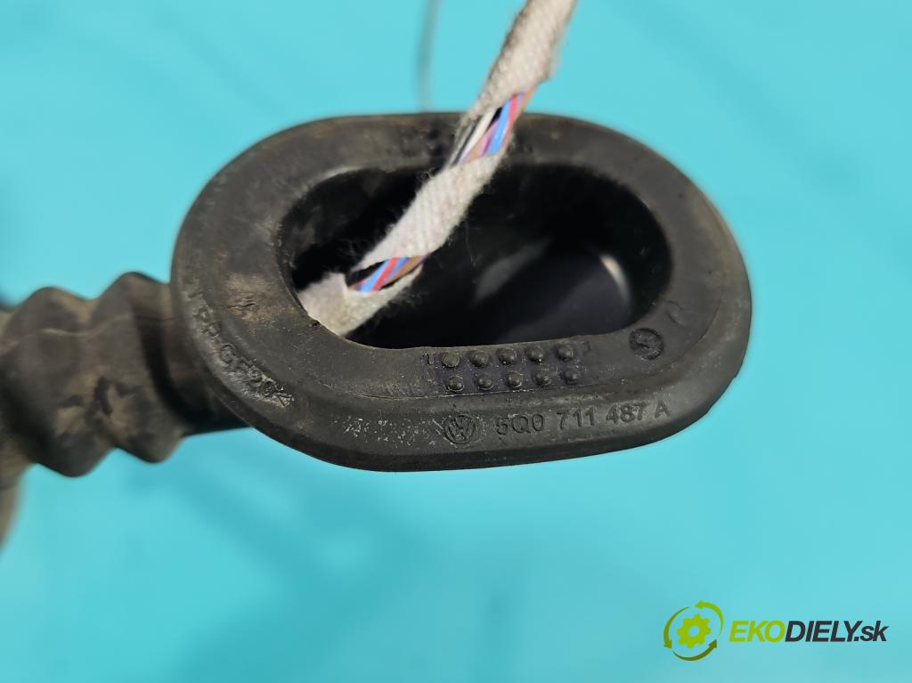 Vw Passat B8 2014 - 2.0 tdi 150 HP automatic 110 kW 1968 cm3 5- Zväzok: ostatné 5Q0711487A