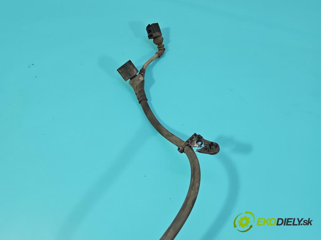 Vw Passat B8 2014 - 2.0 tdi 150 HP automatic 110 kW 1968 cm3 5- Zväzok: ostatné 3Q0927902