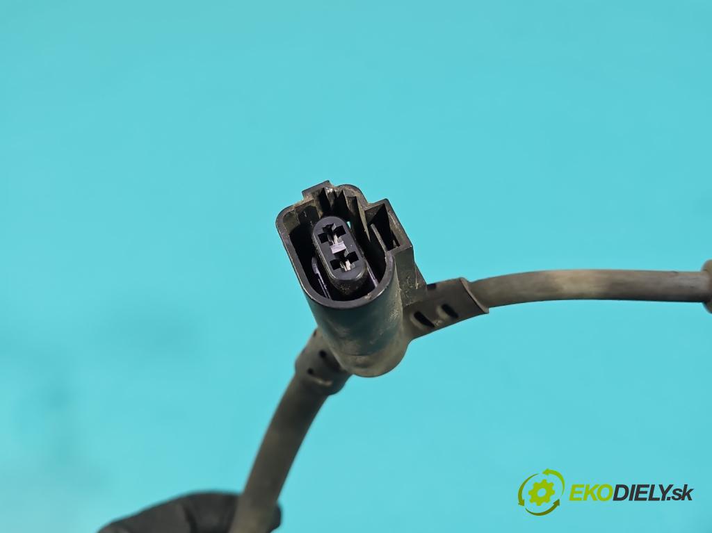 Vw Passat B8 2014 - 2.0 tdi 150 HP automatic 110 kW 1968 cm3 5- Zväzok: ostatné 3Q0927902