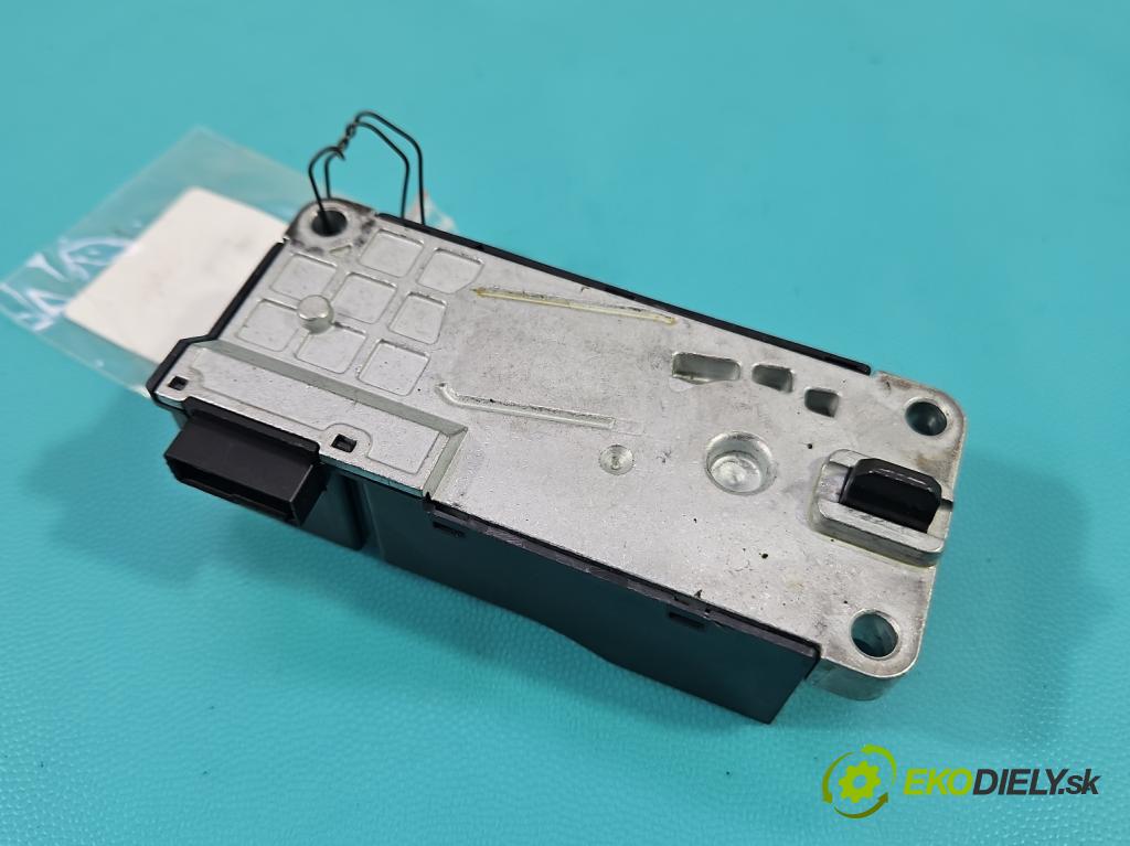 Vw Passat B8 2014 - 2.0 tdi 150 HP automatic 110 kW 1968 cm3 5- Blokáda: řízení: 3Q0905861 (Riadenie ostatné)