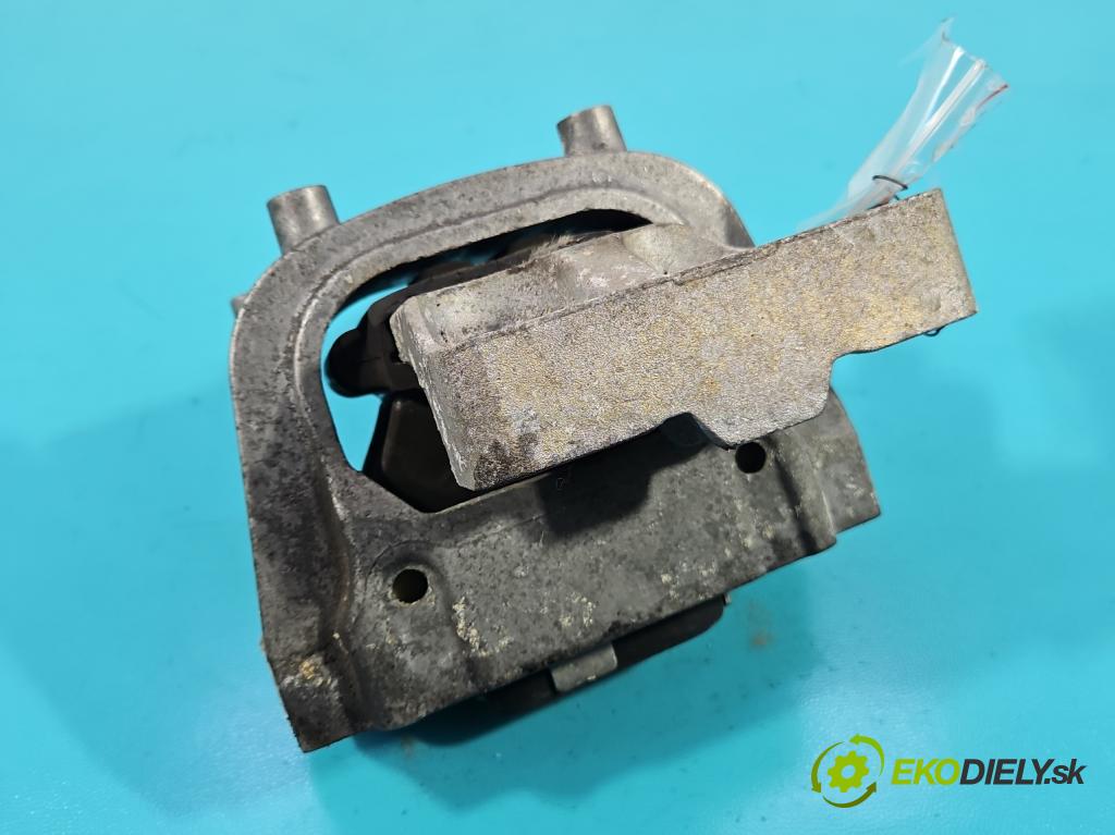 Vw Passat B8 2014 - 2.0 tdi 150 HP automatic 110 kW 1968 cm3 5- airbag motora 3Q0199262J (Držiak motora)