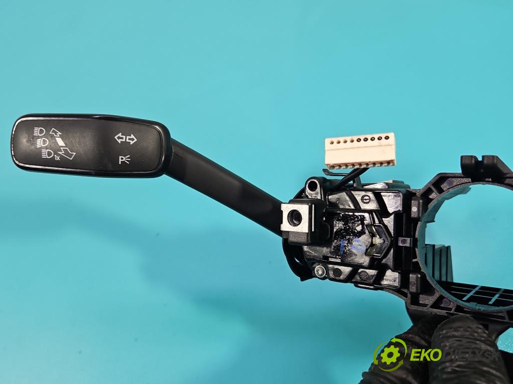 Vw Passat B8 2014 - 2.0 tdi 150 hp automatic 110 kW 1968 cm3 5- Přepínač sdružený 3Q0953521P (Páčky pod volantem)