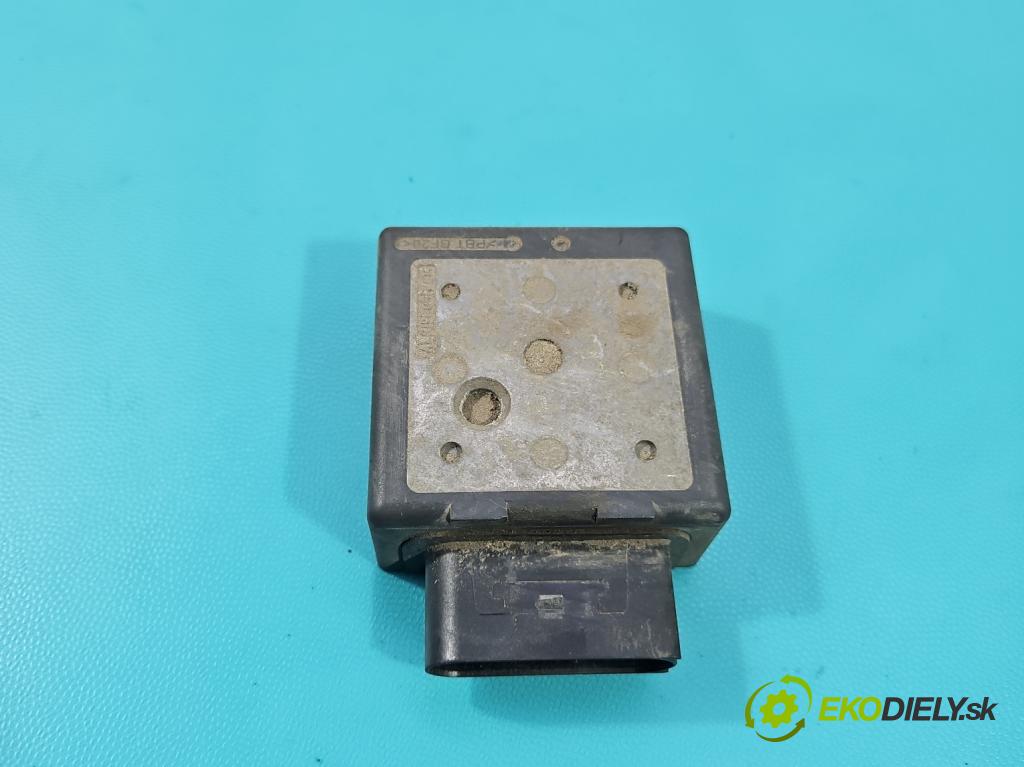 Vw Passat B8 2014 - 2.0 tdi 150 HP automatic 110 kW 1968 cm3 5- riadiaca jednotka ostatné 5Q0906121F