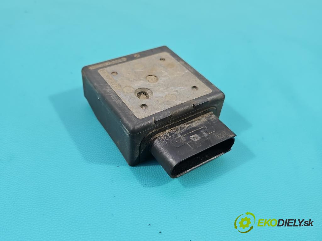 Vw Passat B8 2014 - 2.0 tdi 150 HP automatic 110 kW 1968 cm3 5- riadiaca jednotka ostatné 5Q0906121F