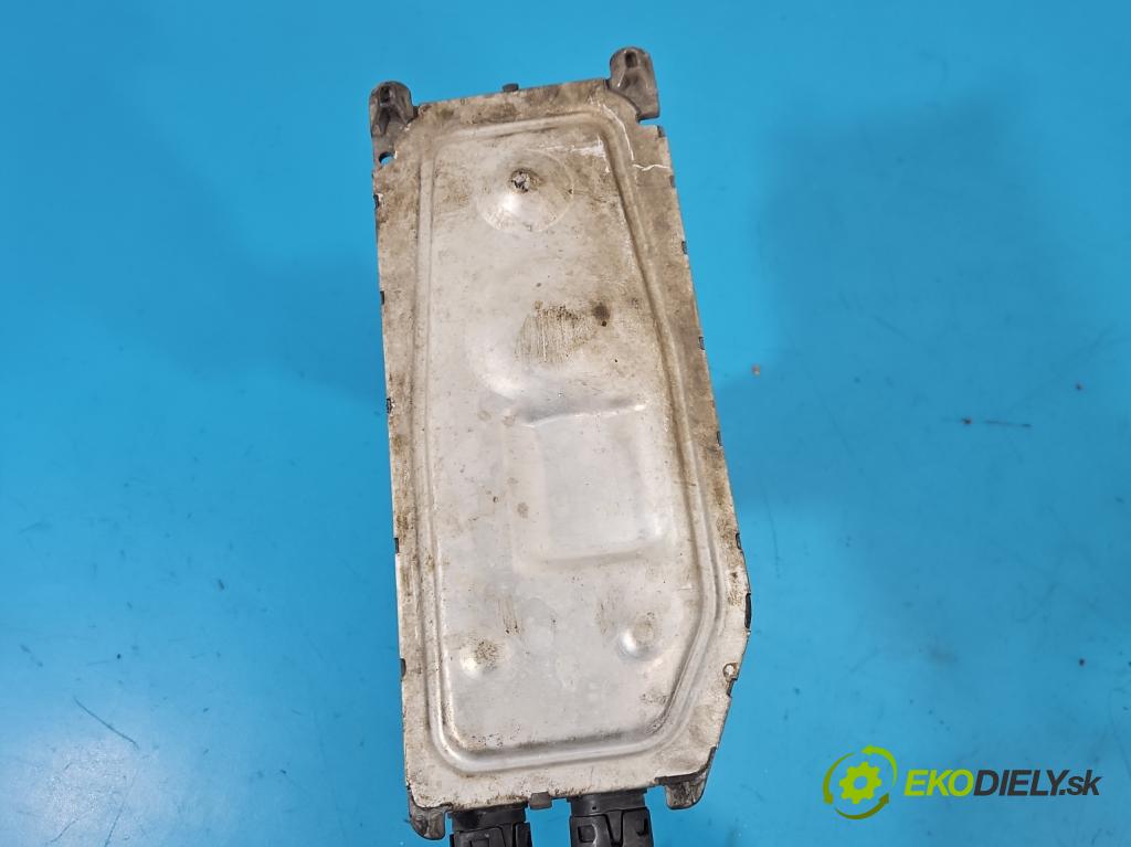 Skoda Fabia II 2007-2014 1.6 tdi CAYA 105 HP manual 77 kW 1598 cm3 5- Páka: Změny: stupeň,rýchlosť  (Rýchlostná páka (kulisa))