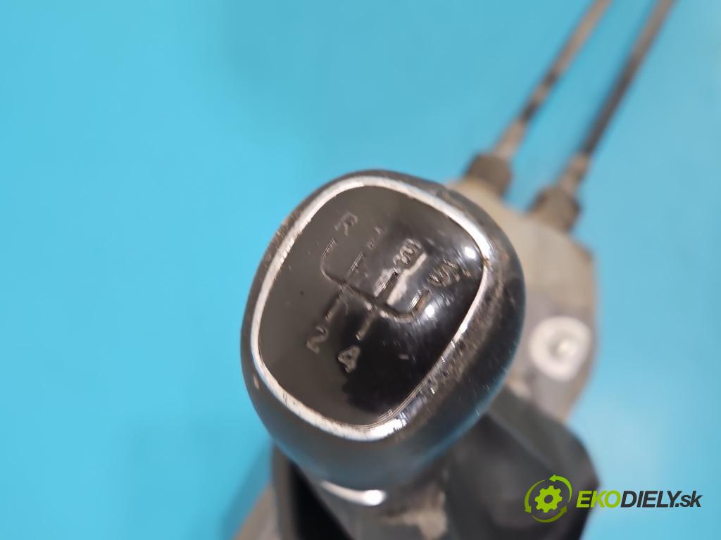 Skoda Fabia II 2007-2014 1.6 tdi CAYA 105 HP manual 77 kW 1598 cm3 5- Páka: Změny: stupeň,rýchlosť  (Rýchlostná páka (kulisa))