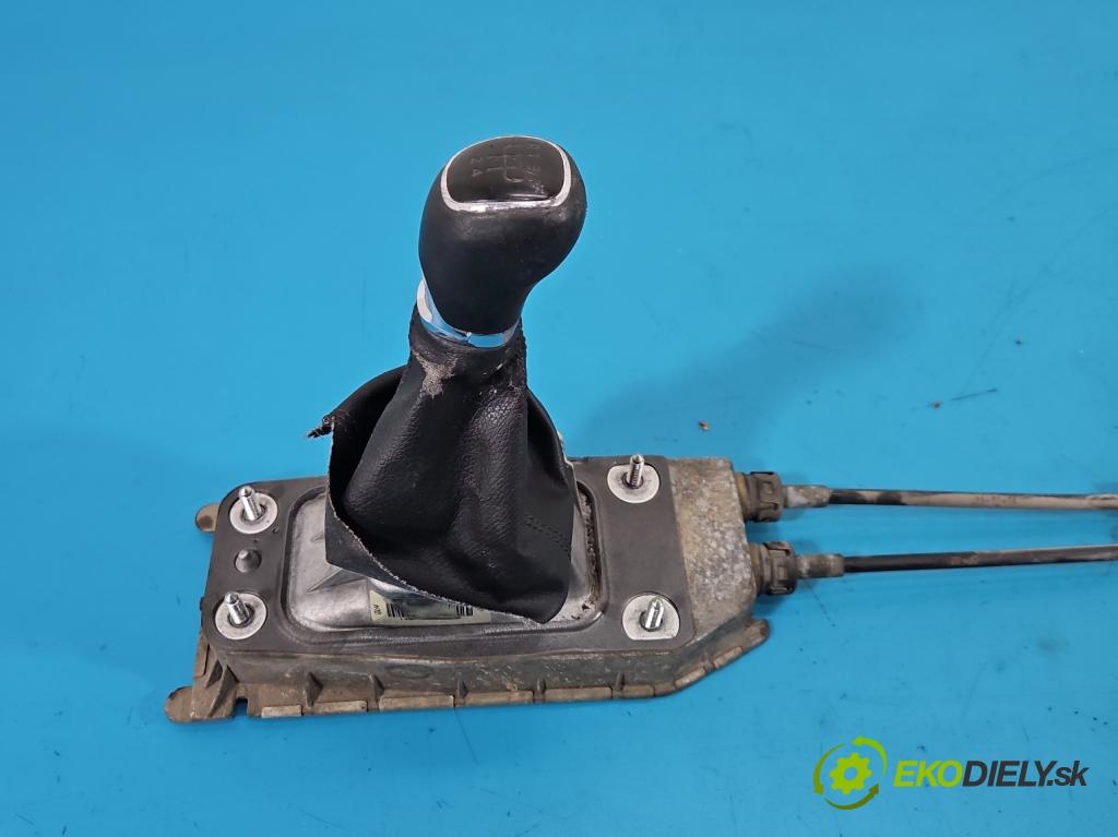 Skoda Fabia II 2007-2014 1.6 tdi CAYA 105 HP manual 77 kW 1598 cm3 5- Páka: Změny: stupeň,rýchlosť  (Rýchlostná páka (kulisa))