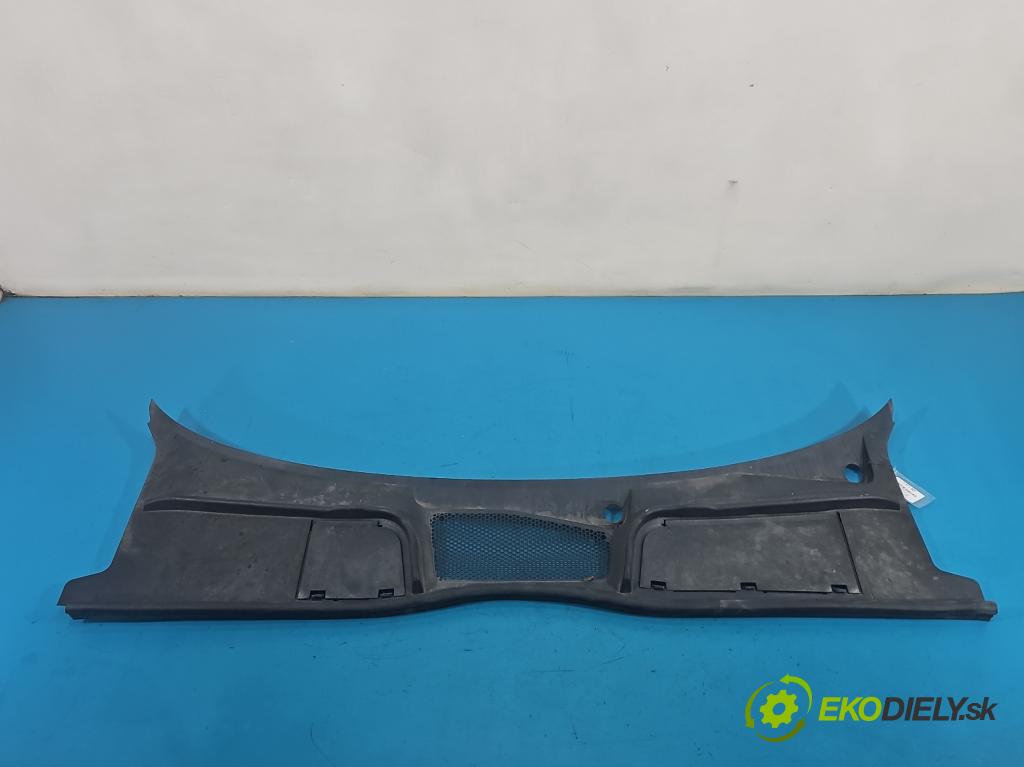 Audi A4 B9 2015-2024 2.0 TDI 190 hp automatic 140 kW 1968 cm3 5- torpédo 8W1819403 (Plast pod čelním sklem)