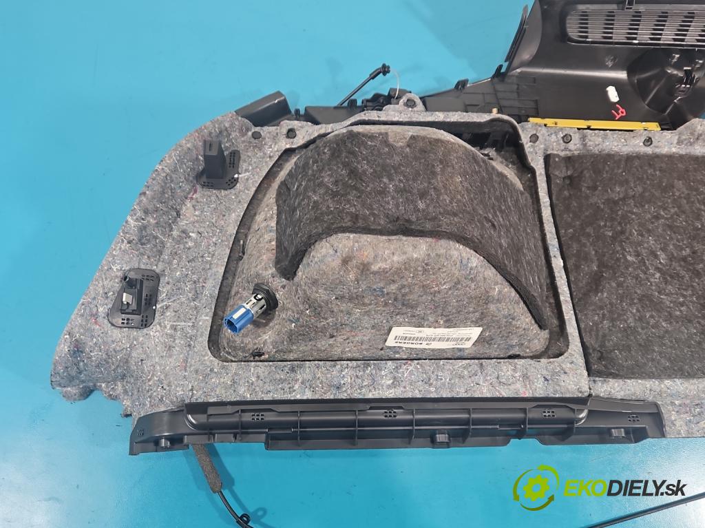 Audi A4 B9 2015-2024 2.0 TDI 190 HP automatic 140 kW 1968 cm3 5- Čalounictví: kufra: pravé 8W9863880H