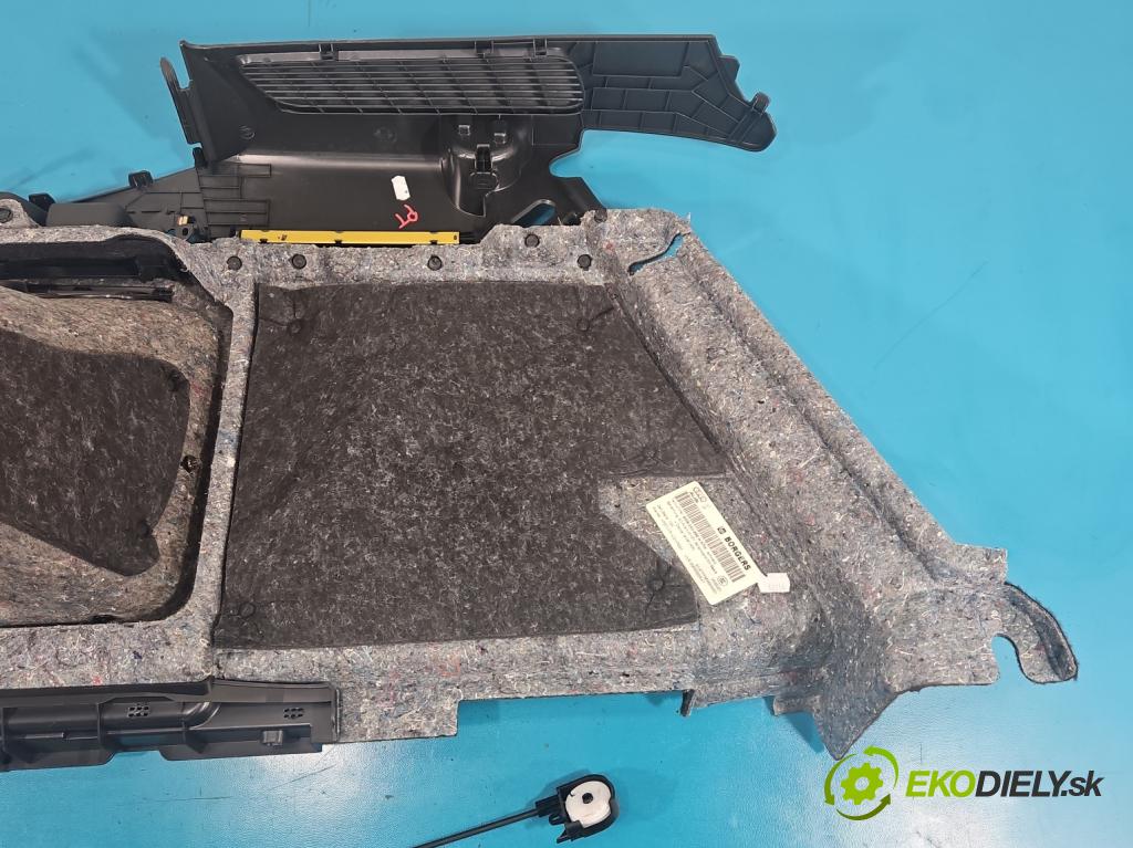 Audi A4 B9 2015-2024 2.0 TDI 190 HP automatic 140 kW 1968 cm3 5- Čalounictví: kufra: pravé 8W9863880H