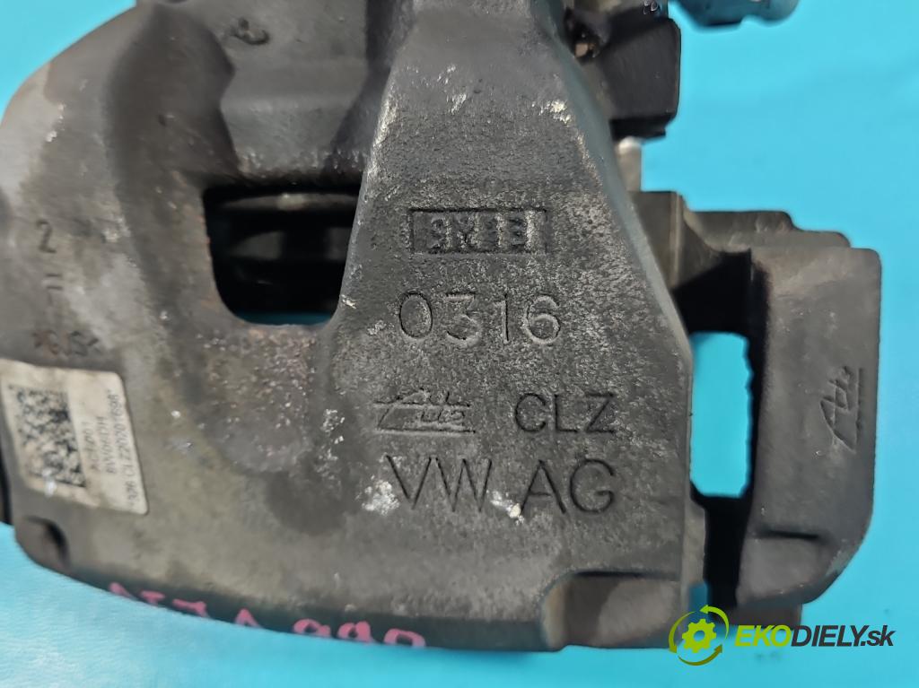 Audi A4 B9 2015-2024 2.0 TDI 190 HP automatic 140 kW 1968 cm3 5- brzdič predné pravý  (Kľučka dverí ostatné)