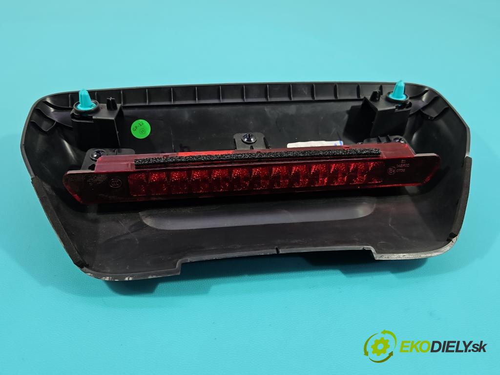 MG MG3  24- 1.5 16V 102 HP automatic 75 kW 1498 cm3 5- světlo: stop: 11484256