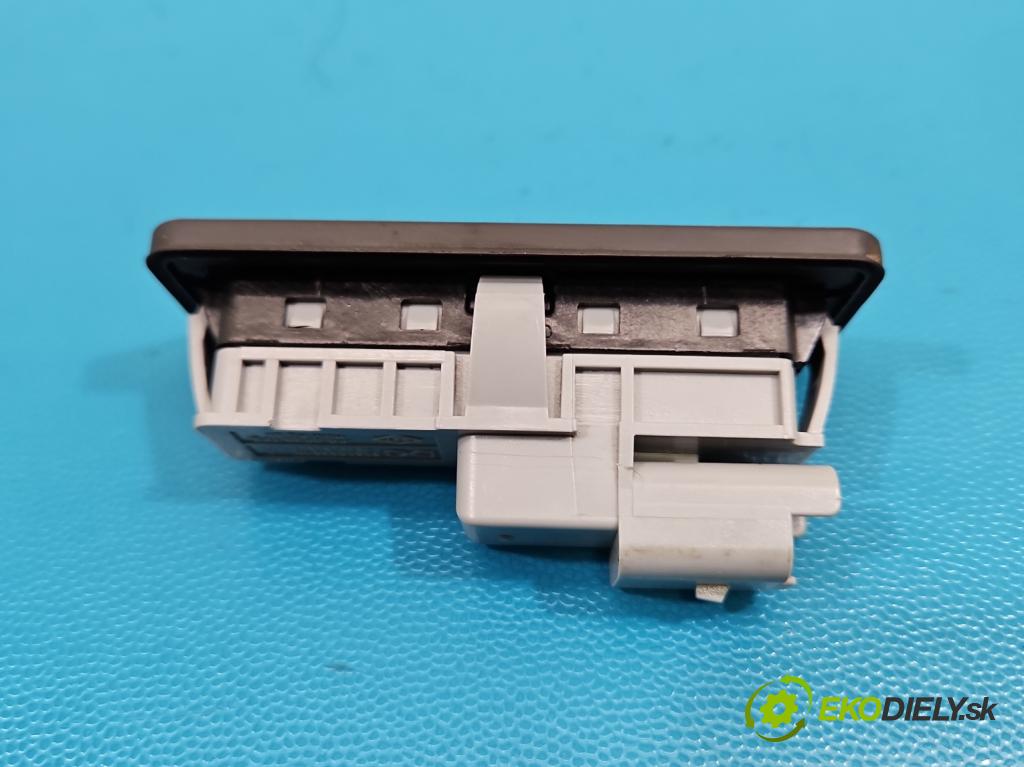 Dacia Duster III 24- 1.2 131 HP manual 96 kW 1199 cm3 5- rukoväť kufrové dvere zadné 906069264R