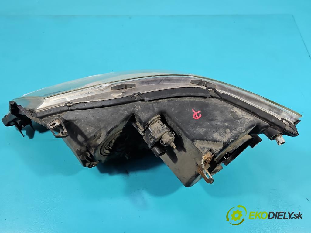 Honda Legend IV 2004-2012 3.5 V6 295HP automatic 217 kW 3471 cm3 4- Reflektor: pravý  (Svetlo predné pravé)