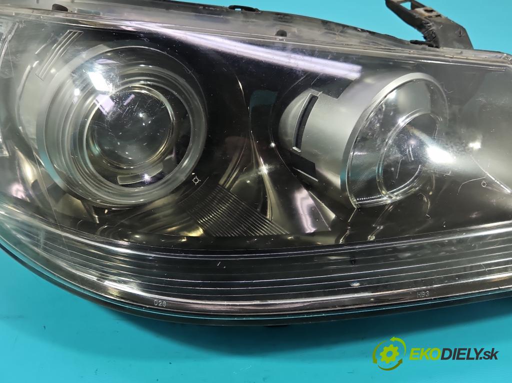 Honda Legend IV 2004-2012 3.5 V6 295HP automatic 217 kW 3471 cm3 4- Reflektor: pravý  (Svetlo predné pravé)