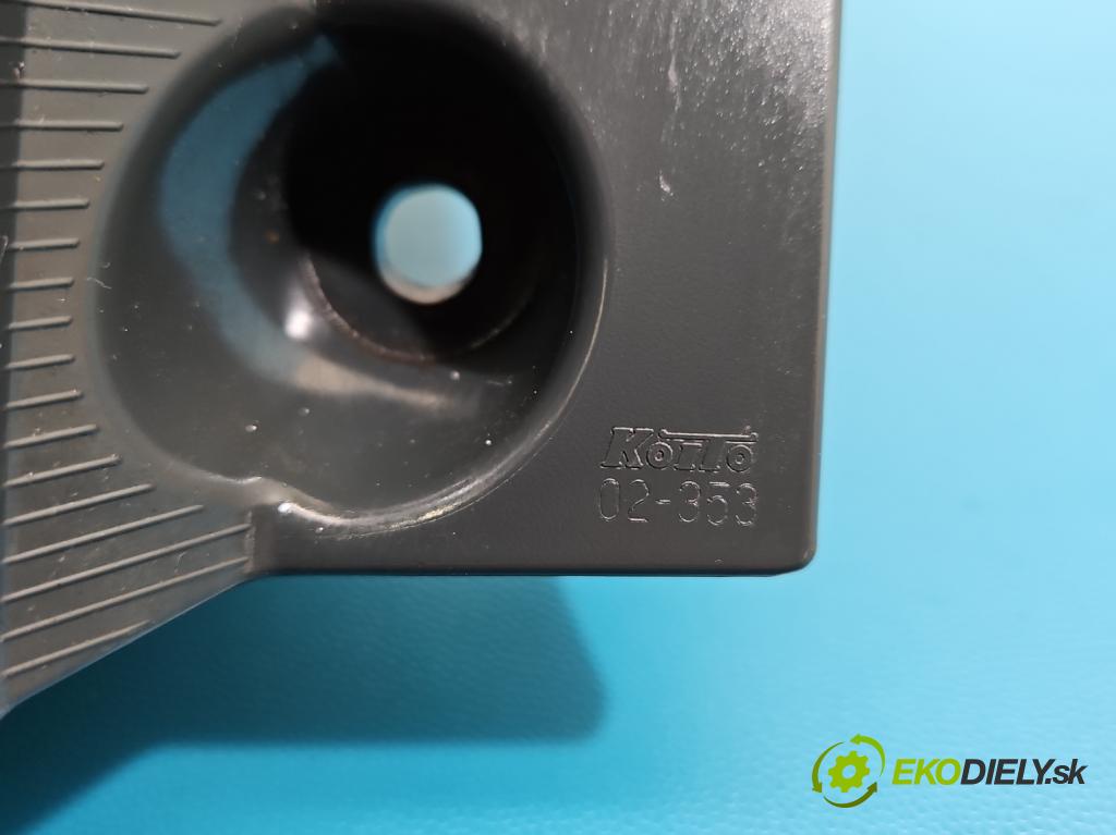 Toyota Auris II 2012-2018 1.6 16V 132  HP manual 97 kW 1598 cm3 5- svetlo / reflektor zadné ľavé 02-353 (Kľučka dverí ostatné)