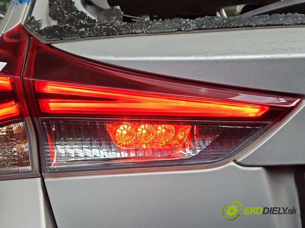 Toyota Auris II 2012-2018 1.6 16V 132  HP manual 97 kW 1598 cm3 5- svetlo / reflektor zadné ľavé 02-354 (Kľučka dverí ostatné)