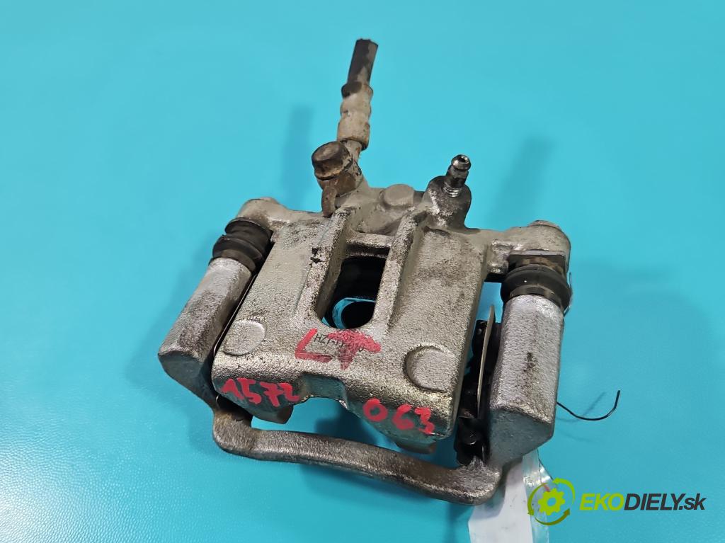 Toyota Corolla E12 2001-2009 2.0 D4D 90 HP manual 66 kW 1995 cm3 5- brzdič zadné ľavý  (Kľučka dverí ostatné)