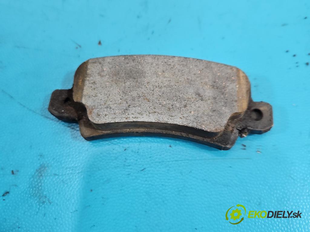 Toyota Corolla E12 2001-2009 2.0 D4D 90 HP manual 66 kW 1995 cm3 5- Štíty: brzdové zadné