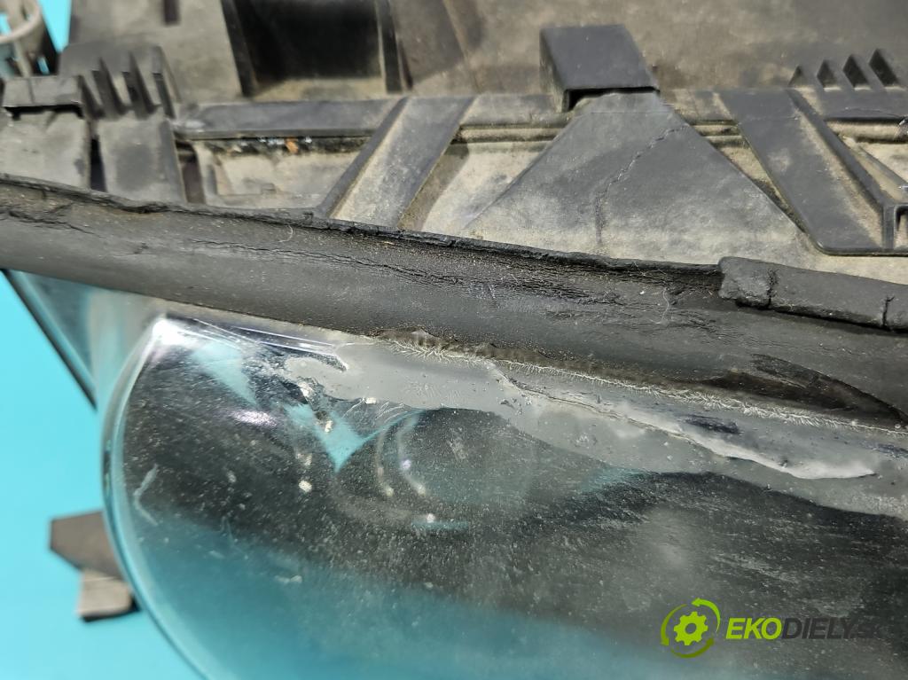 Bmw 3 E46 1998-2007 2.0 16V 143 HP manual 105 kW 1995 cm3 4- Reflektor: pravý  (Svetlo predné pravé)